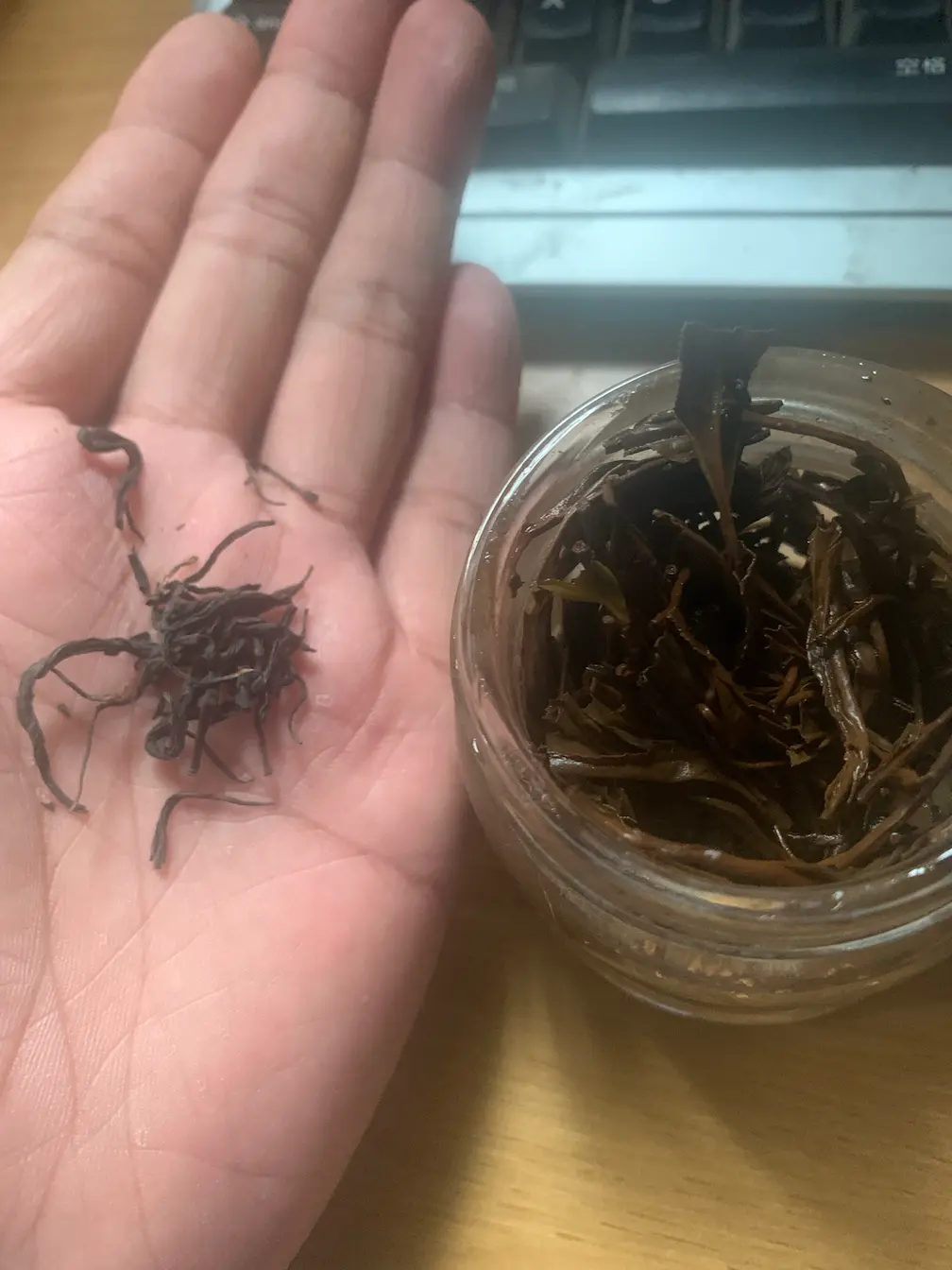 Chinese-Black-Tea-Before-and-After-Brewing